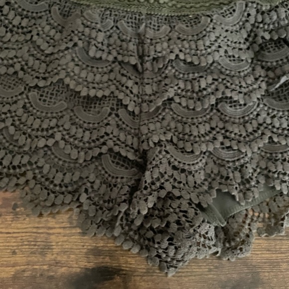 American Rag Green Lace Short Shorts - Medium - Picture 3 of 5